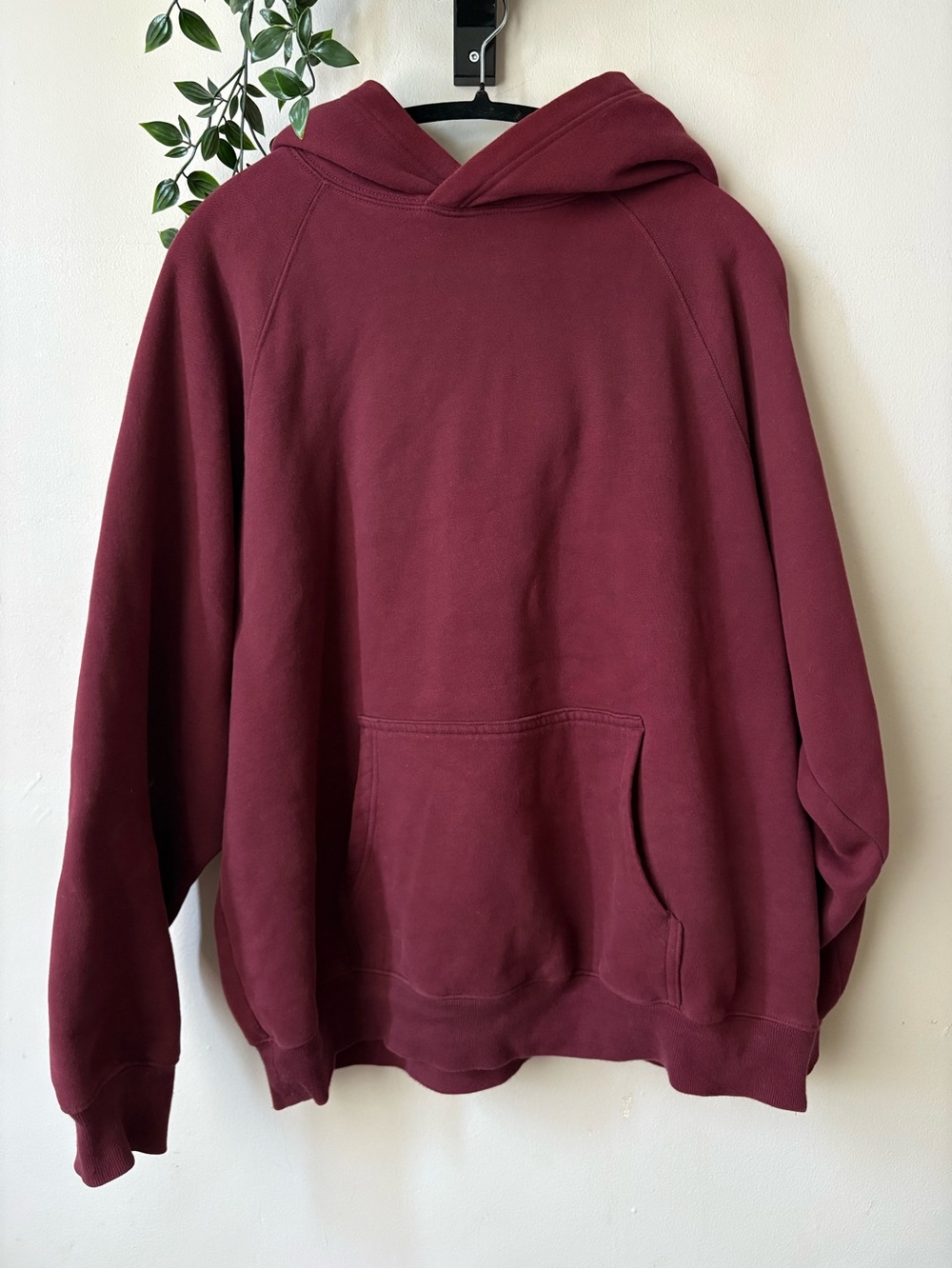 Aritzia Cozy Sweatfleece Mega Raglan Hoodie - Sumac Burgundy